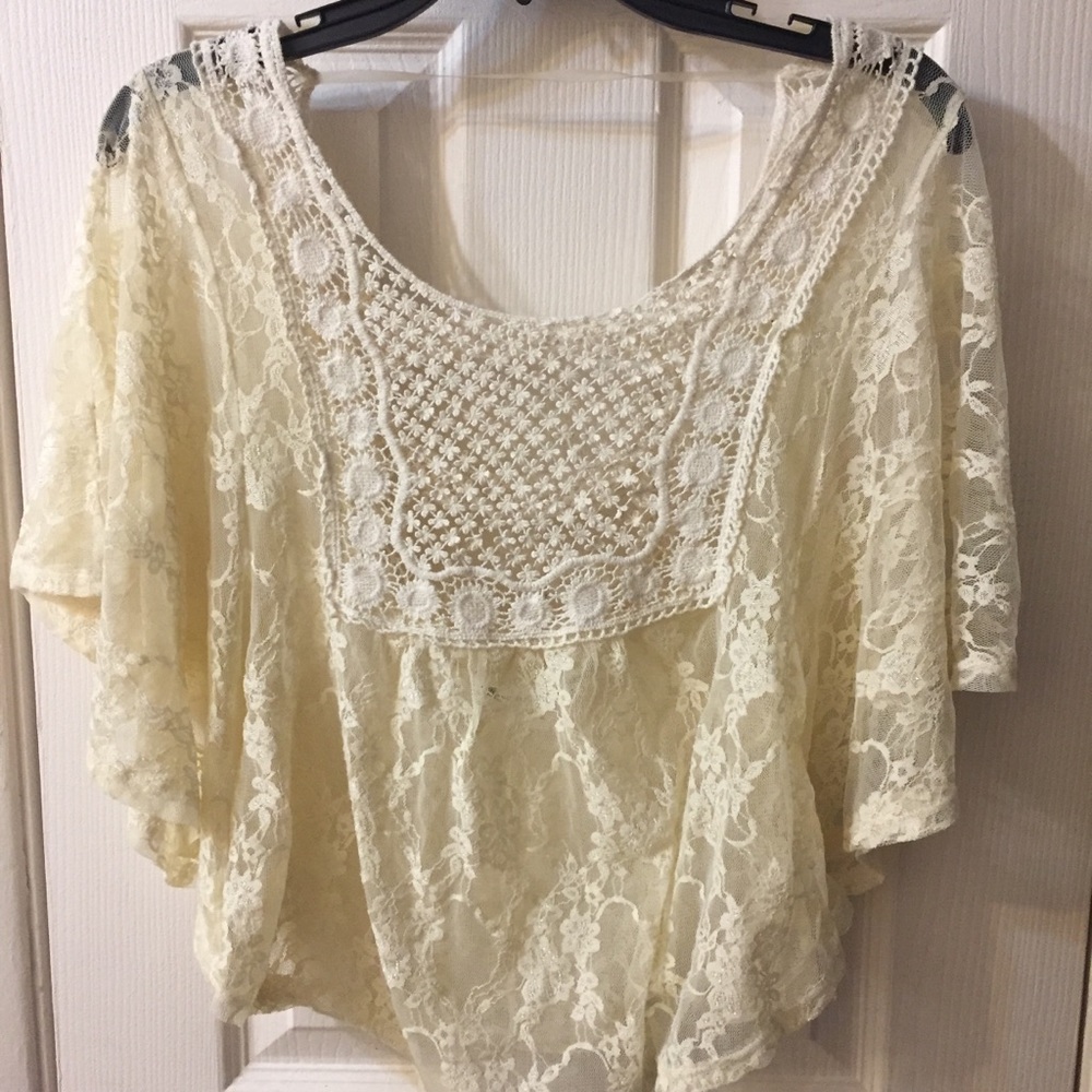 Body Central Creme Top Size Md